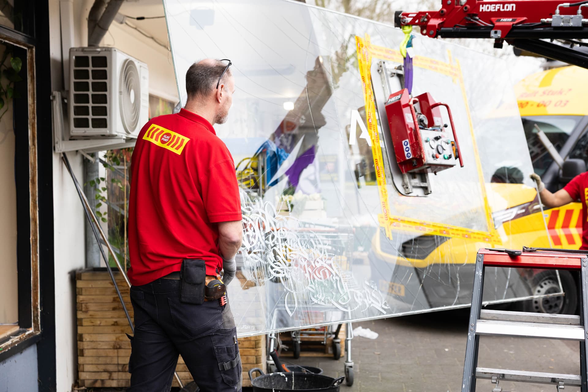 Glasschade vervangen met kraan