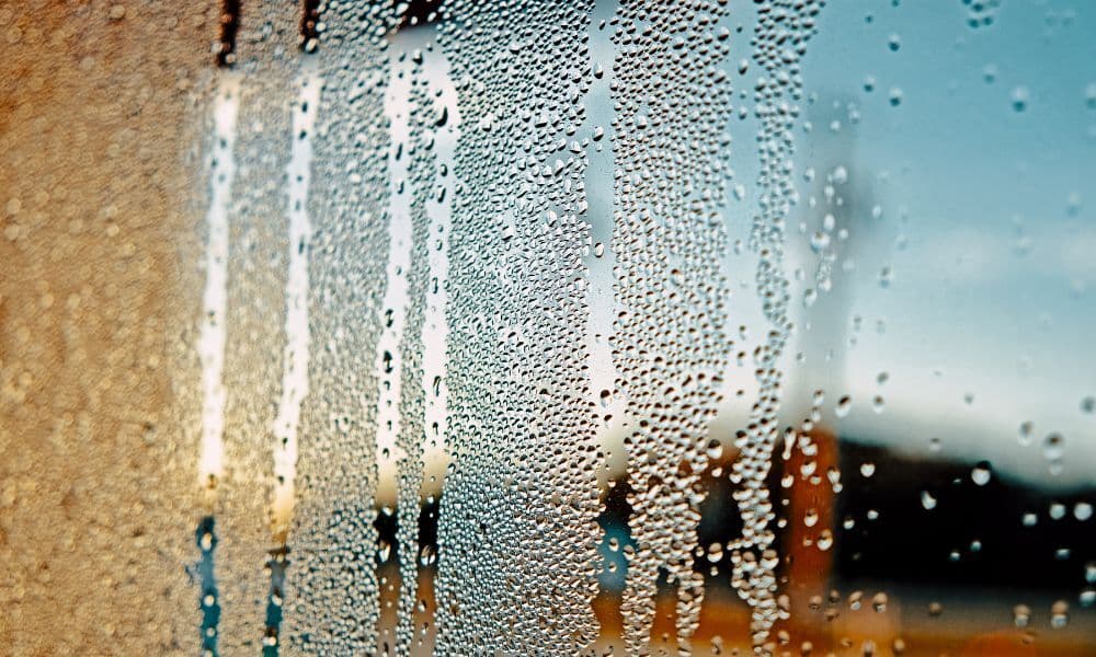 Condensvorming aan de buitenzijde van glas