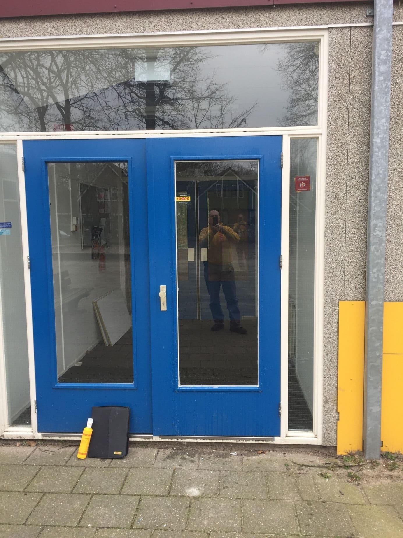 Ede schooldeur glas vervangen