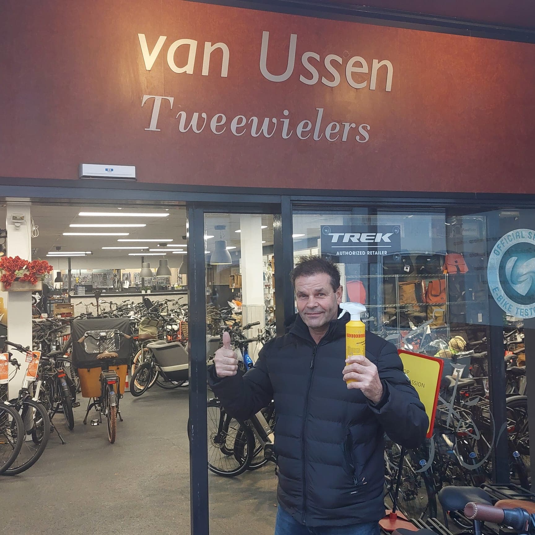 Nieuwe gelaagde beglazing geplaatst bij van Ussen Tweewielers in Zevenaar.