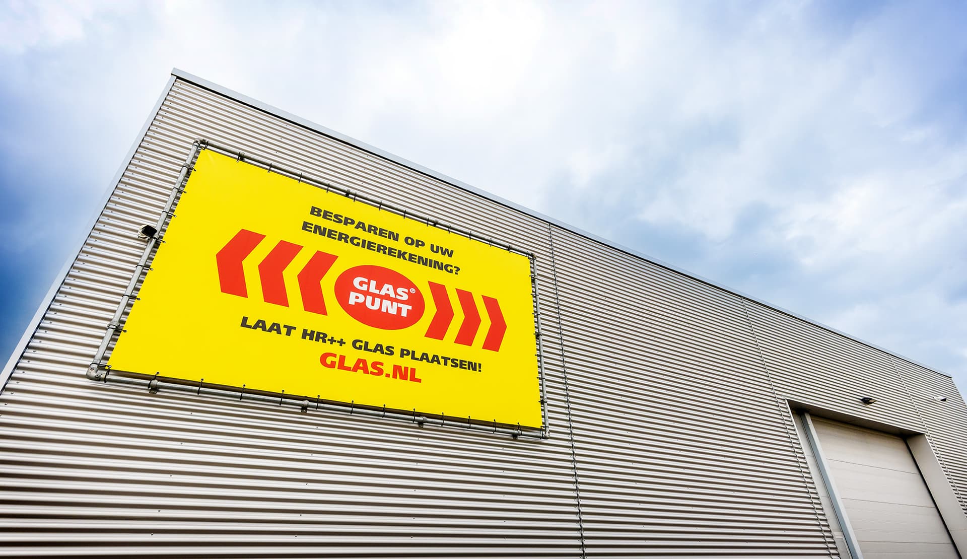 Achterzijde van de loods van kantoorpand Glaspunt