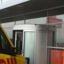 Gelaagd inbraak vertragend veiligheidsglas volgens de NEN norm geplaatst bij Staples in Almere