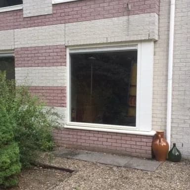 Lekke ruit vervangen voor een nieuwe HR++ glas ruit in een woning