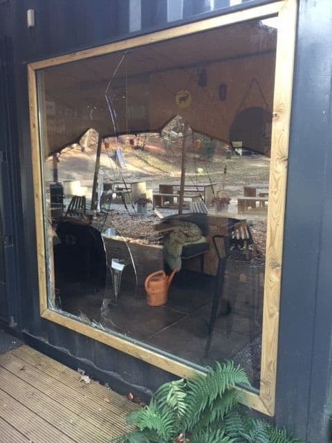 Gelaagde ruit geplaatst bij Restaurant Woodz in Velp.