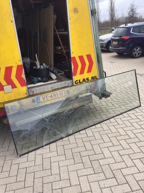 HR++ glas vervangen bij Relitech B.V. in Nijkerk.