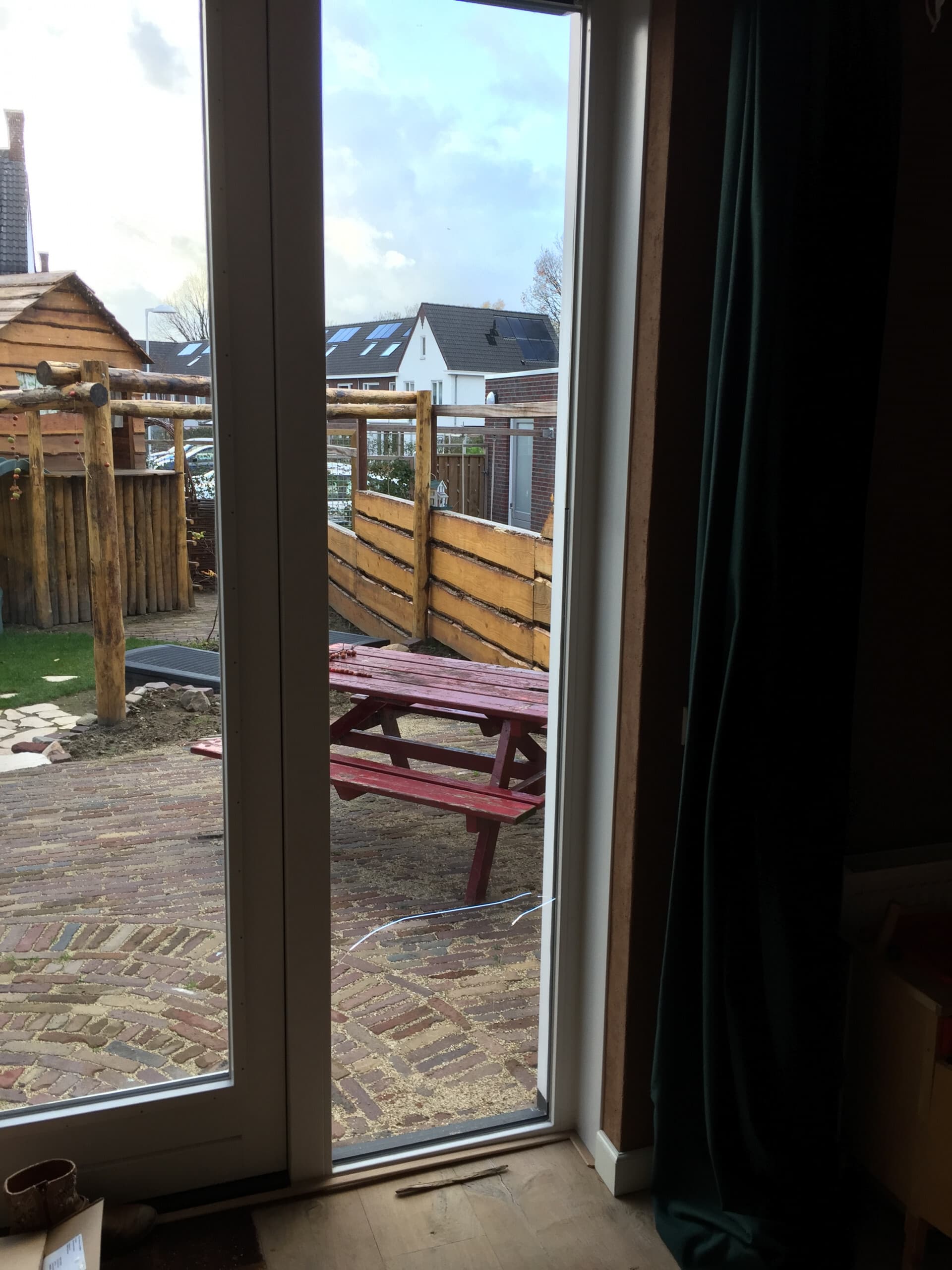 Thermische breuk in een ruit van de schuifpui