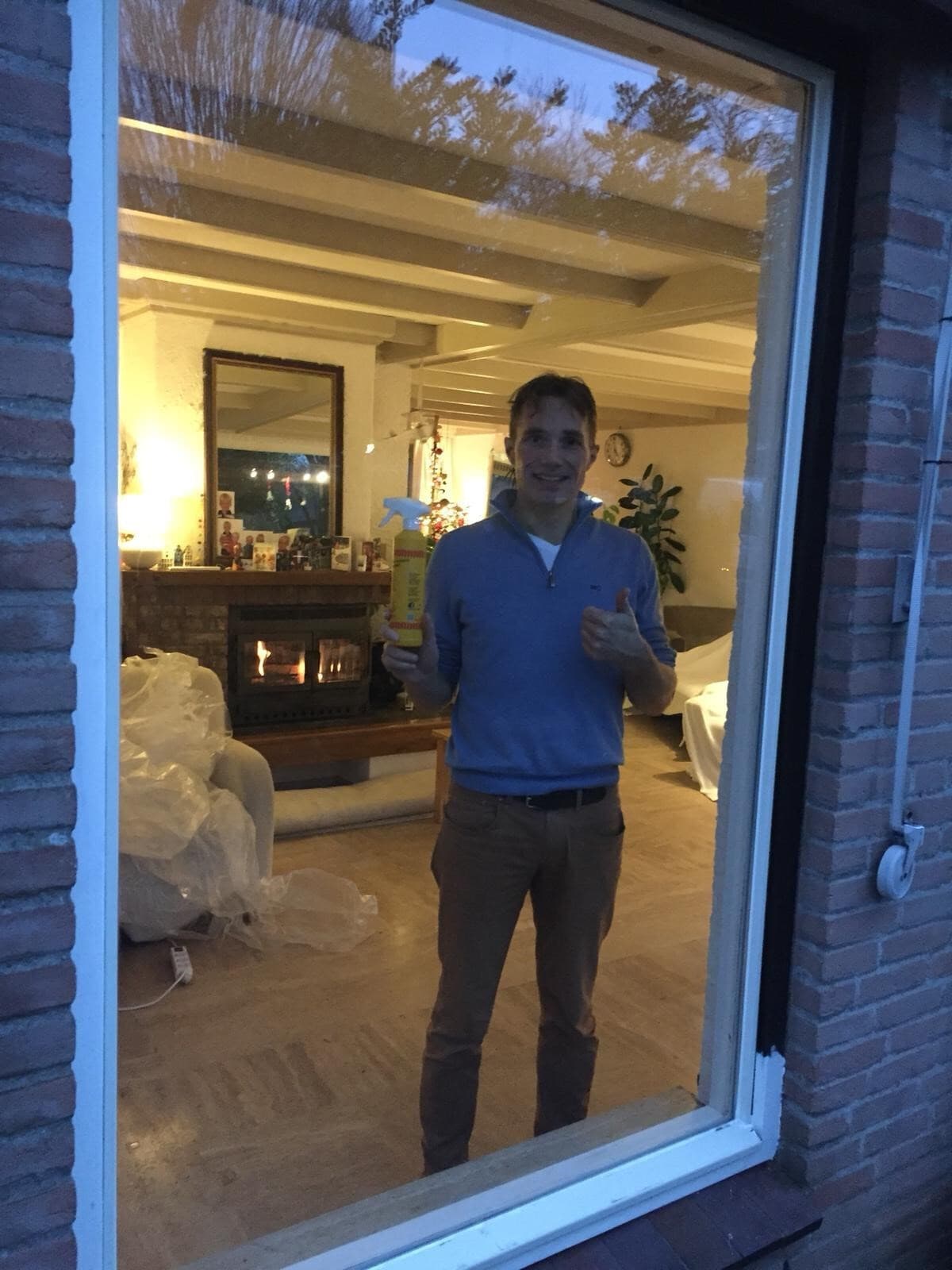 Vijf ruiten vervangen tijdens een renovatie bij een woning in Uden.