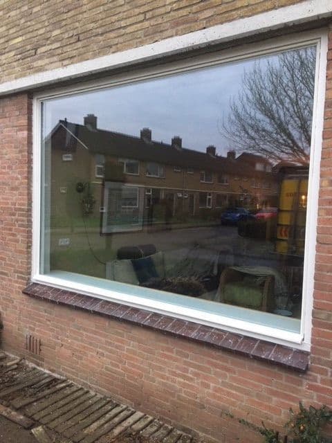 Ruitschade aan dubbel glas hersteld en vervangen door isolerend HR++ glas in Hendrik-Ido-Ambacht.
