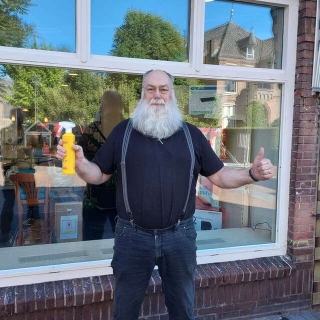 Ruit met thermische breuk bij een woning in Velp.