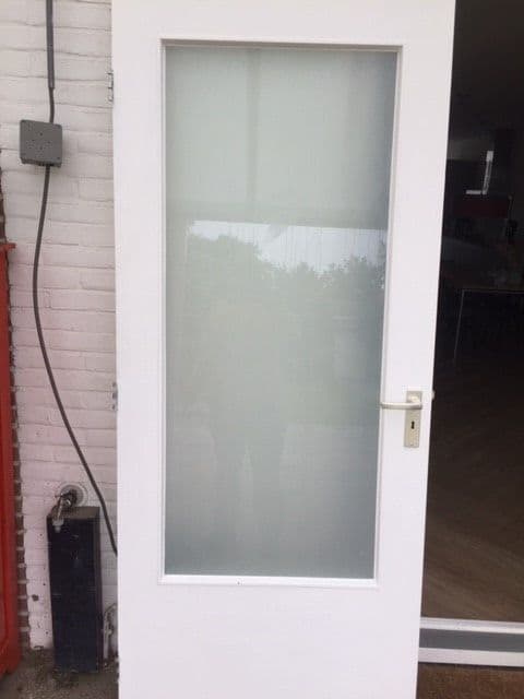 Veiligheidsglas geplaatst in een deur bij een klant in Wageningen.